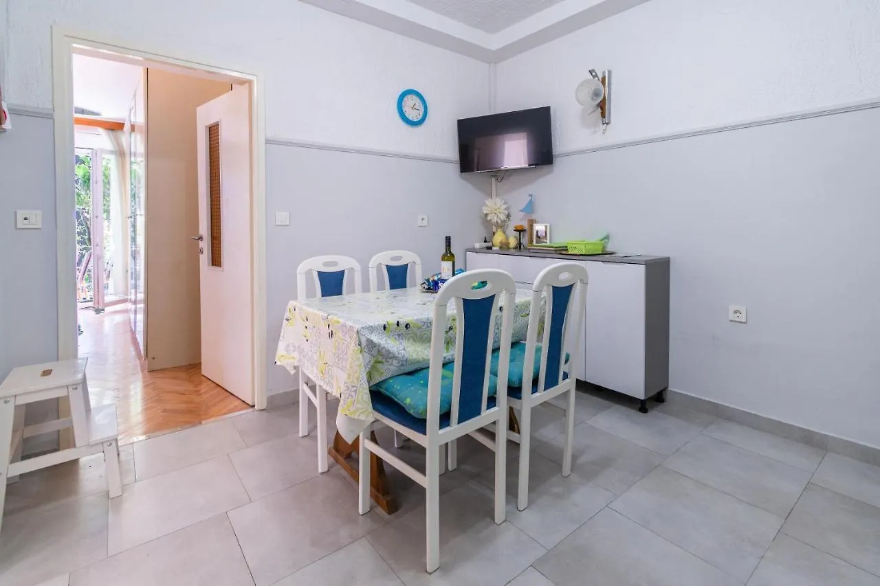 Apartments With A Parking Space Lovran, Opatija - 2342  Laurana