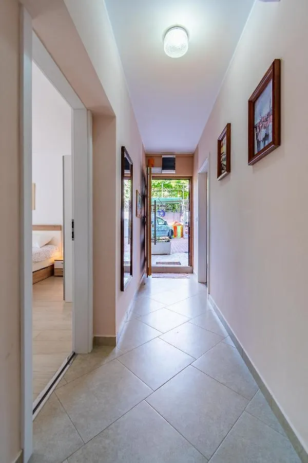 Apartments With A Parking Space Lovran, Opatija - 2342 Croatia